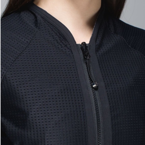 LULULEMON | Burgundy Find Your Bliss Reversible Jacket - sz 4 - Picture 3 of 13